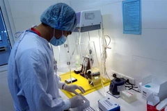 Bộ sinh phẩm phát hiện SARS-CoV-2 bằng kỹ thuật Realtime PCR của tỉnh Thái Nguyên được triển khai kiểm nghiệm tại Khoa Miễn dịch di truyền phân tử, Bệnh viện Trung ương Thái Nguyên. (Ảnh: Thu Hằng/TTXVN)