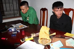 Phát hiện một tài xế dương tính với ma túy, trên xe có nhiều hung khí