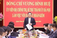 Bí thư Thành ủy Hà Nội Vương Đình Huệ phát biểu chỉ đạo tại buổi làm việc với Quận ủy Hoàn Kiếm. (Ảnh: Văn Điệp/TTXVN)