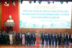 Ban Chấp hành Đảng bộ thành phố Hạ Long ra mắt. (Ảnh: Đức Hiếu/TTXVN)