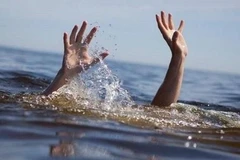 Ngã xuống sông gần nhà, hai cháu bé đuối nước thương tâm