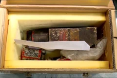 Hộp đen chiếc máy bay chở khách của Ukraine bị bắn rơi ở Iran. (Ảnh: AFP/TTXVN)