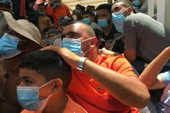 Người di cư trên tàu cứu hộ Ocean Viking. (Nguồn: AFP)