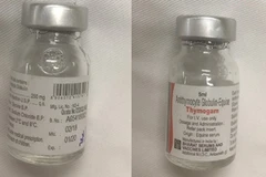 Chai hóa chất hết hạn được truyền cho bệnh nhi. (Ảnh: Người nhà bệnh nhi cung cấp)