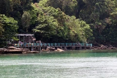 Lấn chiếm rừng mé biển khu vực Vườn Quốc gia Phú Quốc tại địa bàn ấp Gành Dầu, xã Gành Dầu (Phú Quốc) kinh doanh dịch vụ du lịch. (Ảnh: Lê Huy Hải/TTXVN)