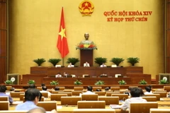 Chủ tịch Quốc hội Nguyễn Thị Kim Ngân và các Phó Chủ tịch Quốc hội Phùng Quốc Hiển, Đỗ Bá Tỵ điều hành phiên họp. (Ảnh: Dương Giang/TTXVN)