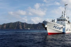 Tàu tuần tra bờ biển Nhật Bản thực hiện nhiệm vụ trên biển Hoa Đông. (Nguồn: Reuters)