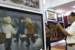 TP.HCM giới thiệu bộ sưu tập tranh sơn dầu từ năm 1987 đến nay