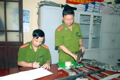 Bắt đối tượng vận chuyển trái phép 70kg thuốc nổ