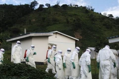 Zambia đóng cửa biên giới để ngăn sự lây lan của virus Ebola