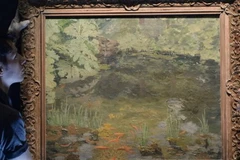 Bức tranh của cố Thủ tướng Churchill được bán giá cao kỷ lục