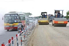 Dừng lưu thông trên cầu Bến Thủy nối Nghệ An-Hà Tĩnh để sửa chữa