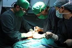 Quỹ AIP hỗ trợ phẫu thuật tái tạo bộ phận sinh dục cho trẻ