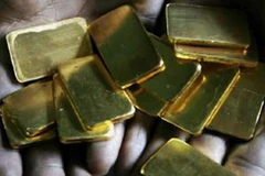 Phát hiện 12 thỏi vàng trong bụng doanh nhân Ấn Độ