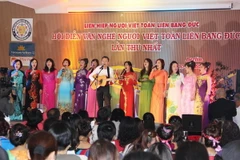 Sôi nổi hội diễn văn nghệ người Việt toàn liên bang Đức 