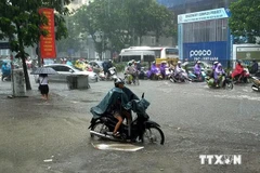 Miền Trung nắng nóng, Miền Bắc đề phòng lũ quét, sạt lở đất