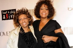 Mẹ Whitney Houston phản đối làm phim tài liệu về diva quá cố