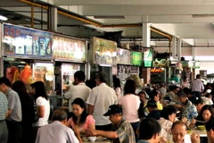 Dân Singapore "bạo chi" ăn ngoài hàng nhiều nhất ASEAN