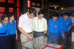 Lịch sử, văn hóa Việt Nam qua tư liệu và hình ảnh