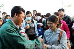 Hàng ngàn công nhân ở Đồng Nai về quê ăn tết an toàn