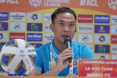 Huấn luyện viên Lê Đức Tuấn khẳng định dù không còn nhiều cơ hội đi tiếp, tuy nhiên Hà Nội FC sẽ thi đấu cống hiến ở những trận đấu còn lại tại AFC Champions League. (Ảnh: Việt Anh/Vietnam+)