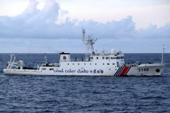 Tàu tuần dương Trung Quốc ở gần vùng đảo tranh chấp trên biển Hoa Đông. (Nguồn: AFP/TTXVN)