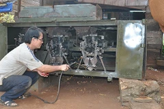 Người sáng chế máy gọt vỏ củ sắn tự động ở Tây Nguyên