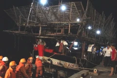 Khánh Hòa: Cứu nạn 32 ngư dân tàu cá trong vùng biển động
