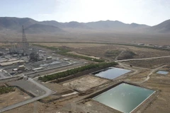 Iran bắt đầu cắt giảm sản lượng plutoni của lò phản ứng Arak