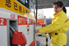 Thị trường trái chiều, dầu Brent xuống giá, dầu ngọt nhẹ tăng