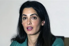 Hôn thê của George Clooney tham gia điều tra tội ác chiến tranh