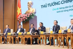 Thủ tướng Phạm Minh Chính đối thoại với nông dân. (Ảnh: Dương Giang/TTXVN)