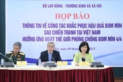 Họp báo thông tin về khắc phục hậu quả bom mìn sau chiến tranh tại Việt Nam. (Ảnh: PV/Vietnam+)