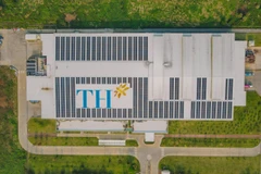 Trong năm 2022, hệ thống điện mặt trời đã giúp tập đoàn TH tiết kiệm điện, tương ứng với giảm phát thải hơn 4.500 tấn CO2/năm. (Ảnh: PV/Vietnam+)