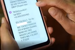 Người lao động được chi trả tiền hỗ trợ từ nguồn kết dư Quỹ bảo hiểm thất nghiệp. (Ảnh minh hoạ:PV/Vietnam+)