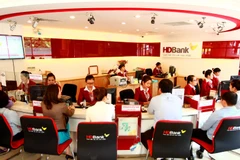 Giao dịch tại HDBank. (Ảnh: Vietnam+)