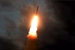 Một vụ thử tên lửa đạn đạo tại địa điểm không xác định ở Triều Tiên ngày 31/7/2019. (Ảnh: AFP/TTXVN)