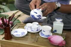 Thú thưởng thức trà của người Việt Nam. (Nguồn: Báo ảnh Việt Nam) 