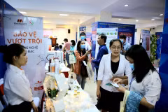 Khách tham quan Chợ công nghệ và thiết bị chuyên ngành Techmart. (Ảnh: Thành Chung/TTXVN)