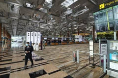 Cảnh vắng vẻ tại sân bay Changi, Singapore trong bối cảnh dịch COVID-19 lan rộng. (Ảnh: THX/TTXVN)