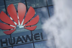 Huawei tiếp tục là ''mục tiêu'' của chính quyền Mỹ. (Ảnh: CNBC)