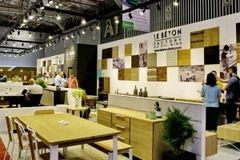 Hội chợ Quốc tế Đồ Gỗ & Mỹ nghệ Xuất khẩu Việt Nam 2016. (Ảnh: Thế Anh/TTXVN)