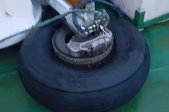 Mảnh vỡ của máy bay CASA-212 số hiệu 8983. (Ảnh: Hồng Pha/TTXVN phát)