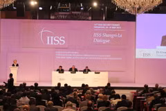 Bộ trưởng Quốc phòng Đức Ursula von der Leyen phát biểu tại Đối thoại Shangri La lần thứ 14 tại Singapore, ngày 31/5. (Nguồn: TTXVN)