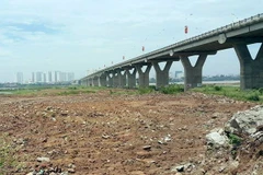 Hành lang xả lũ sông Hồng bị can thiệp bởi hoạt động "dọn phế thải"?