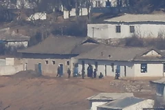 Cuộc sống của người dân Triều Tiên tại một làng gần biên giới với Hàn Quốc. (Nguồn: YONHAP/TTXVN)