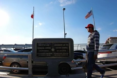 Người dân tại khu vực Ciudad Juarez, Chihuahua trên biên giới Mexico-Mỹ ngày 10/11. (Nguồn: EPA/TTXVN)