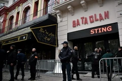 Cảnh sát Pháp gác tại thủ đô Paris ngày 12/11. (Nguồn: AFP/TTXVN)