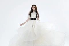 Cùng ngắm Bộ sưu tập 'thời trang bền vững' La Muse của NKT Trần Hùng 