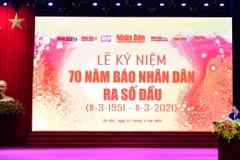 Thủ tướng Nguyễn Xuân Phúc phát biểu tại Lễ kỷ niệm 70 năm ngày Báo Nhân dân ra số đầu tiên. (Ảnh: Thi Uyên/Vietnam+)